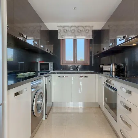 Hotel Aphrodite Hills - Premium Serviced