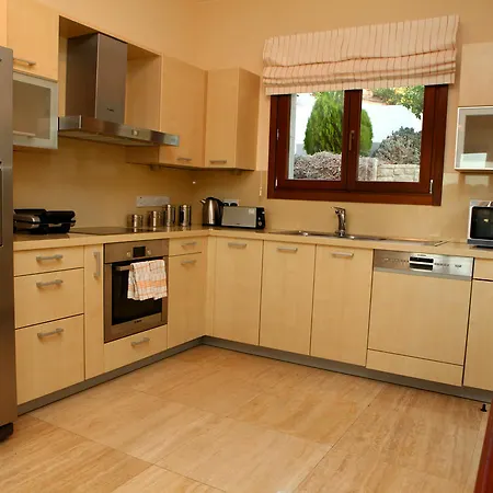 Aphrodite Hills - Premium Serviced