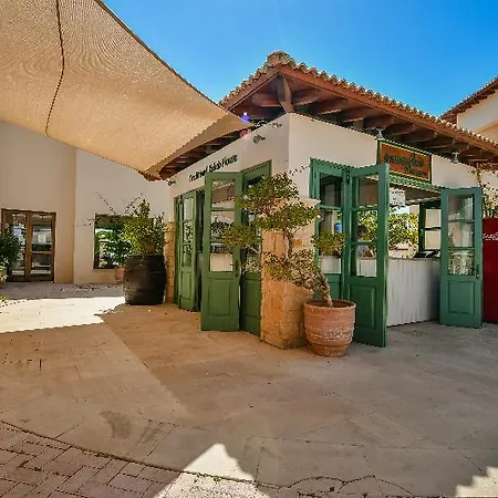 Hotel Aphrodite Hills - Premium Serviced