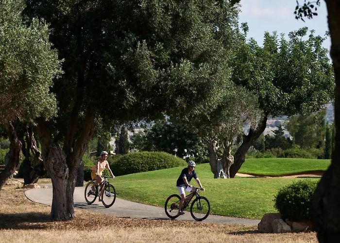 Aphrodite Hills - Premium Serviced Hotell 4*