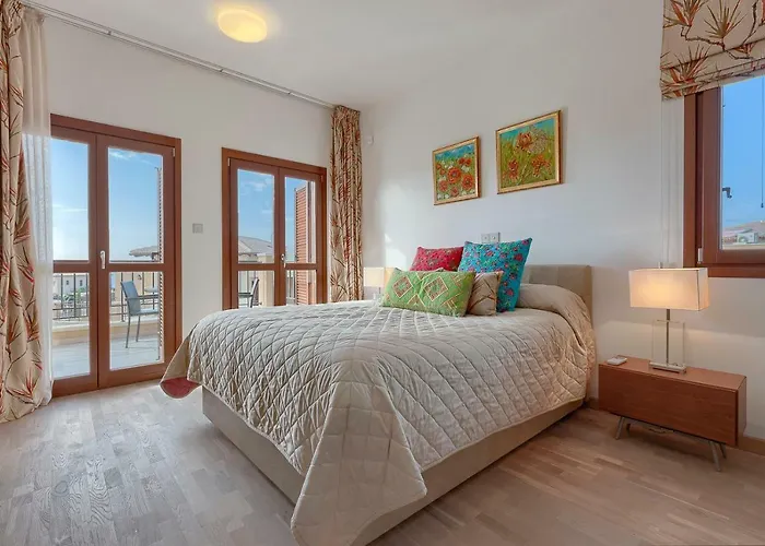 Aphrodite Hills - Premium Serviced 4*