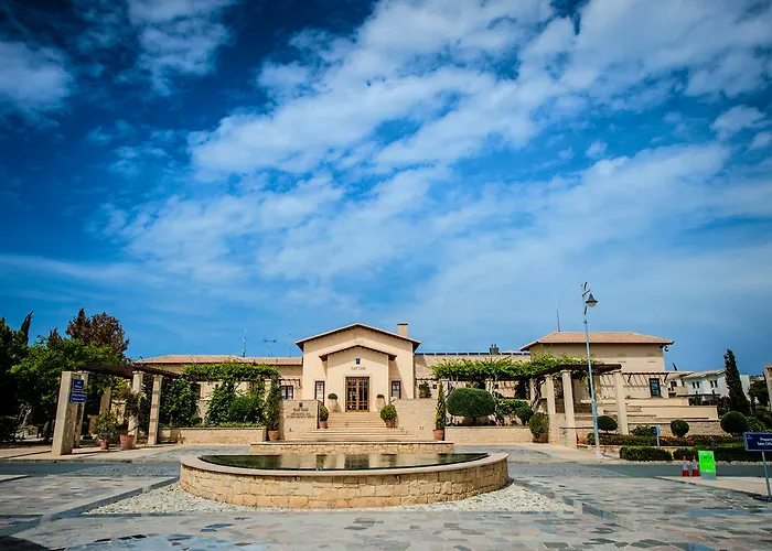 Aphrodite Hills - Premium Serviced Hotell 4*